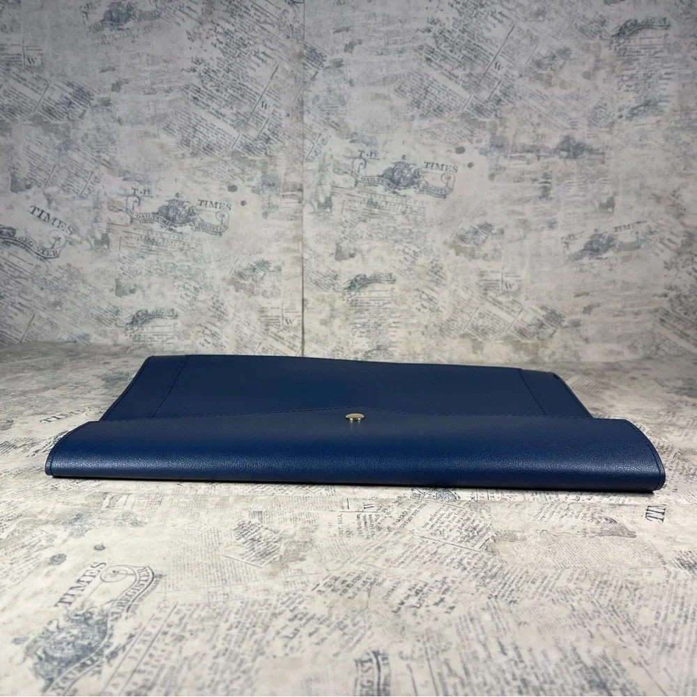 Glass Ladder & Co The Megan Clutch in Blue